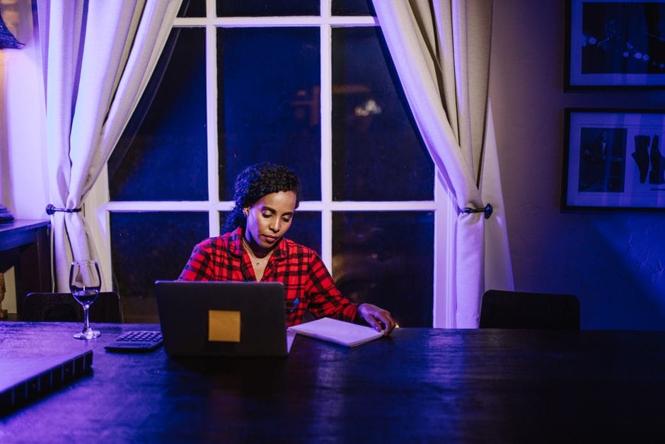 Starting a Side Hustle Alongside a 9-to-5